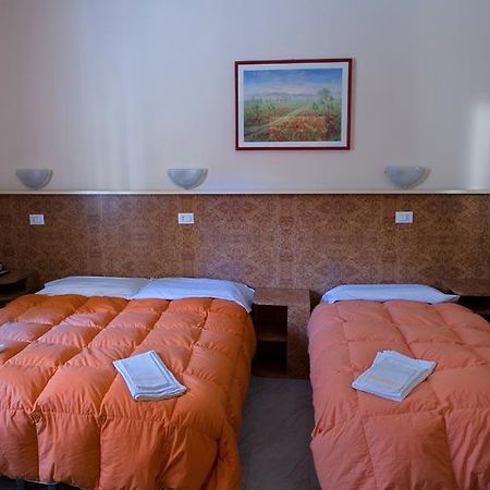 Hotel Fiumara Genua Buitenkant foto
