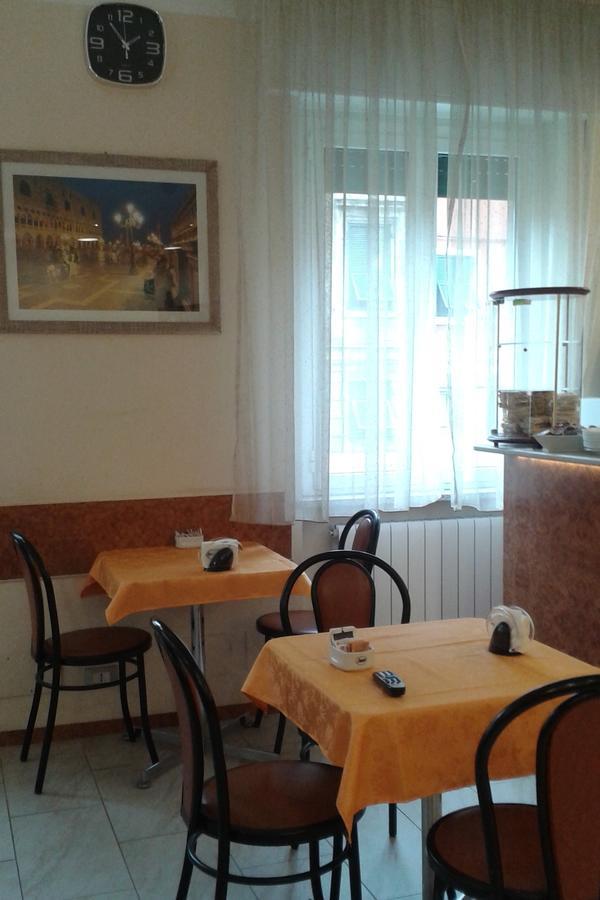 Hotel Fiumara Genua Buitenkant foto