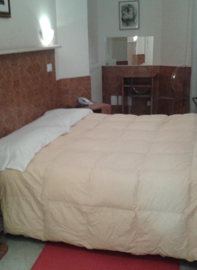 Hotel Fiumara Genua Buitenkant foto